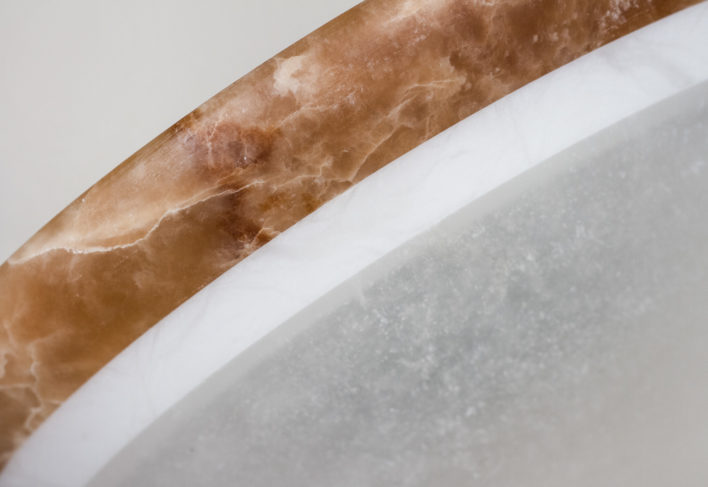 villaverde-london-alabaster3-alabaster-wall-light-01