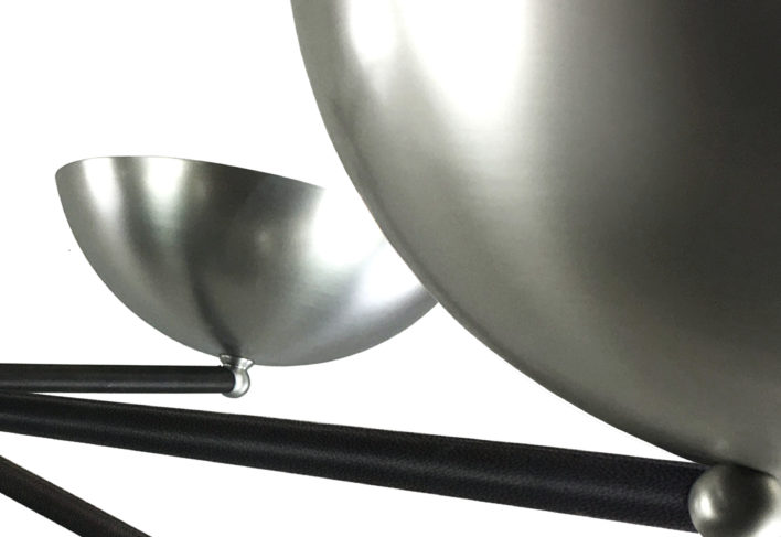 VILLAVERDE_LONDON_ORBITA_Leather_brass_chandelier_DET2